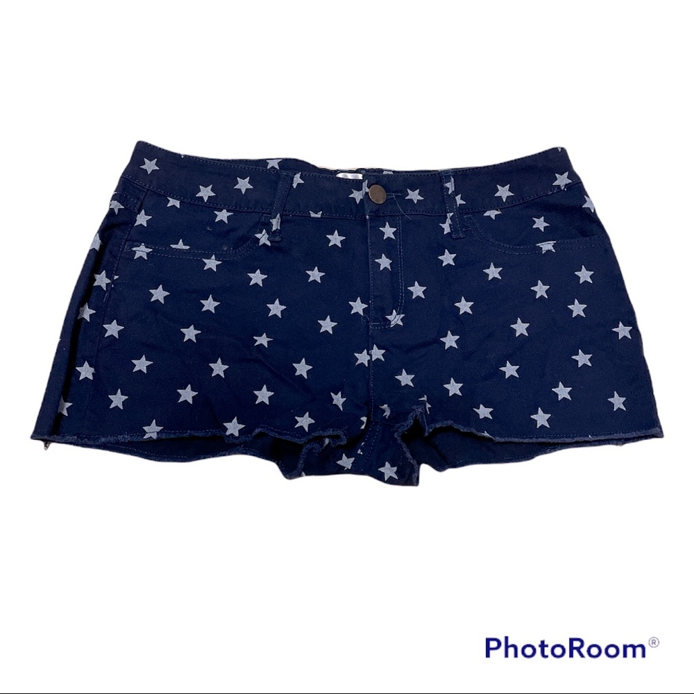 No boundaries stars shorts